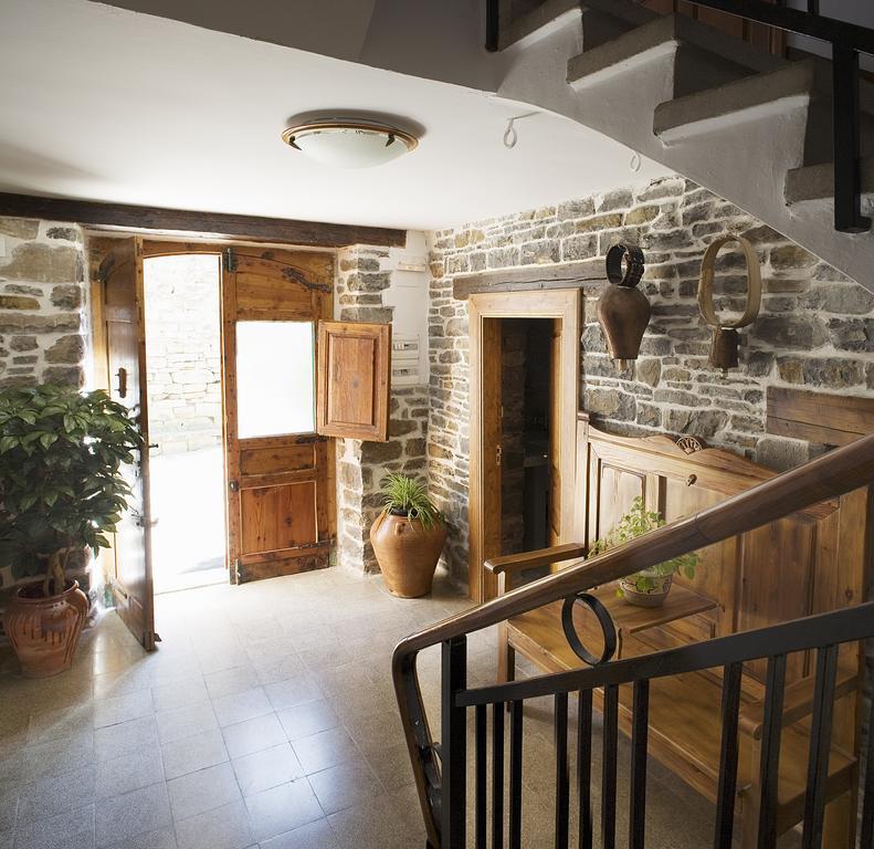 Apartamentos Casa Buisan Брото Екстер'єр фото