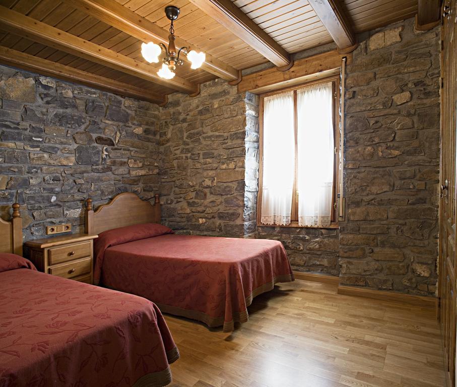 Apartamentos Casa Buisan Брото Номер фото