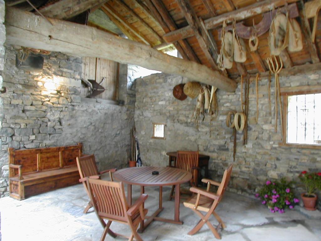 Apartamentos Casa Buisan Брото Екстер'єр фото